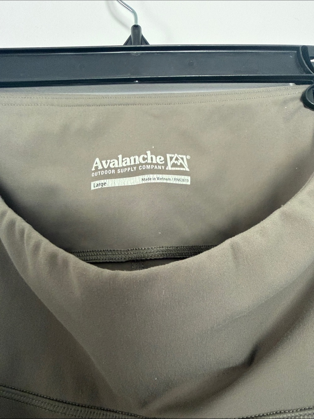 Avalanche Outdoor Supply Co. dark green (forest green) high-waisted leggings 🌿 - Picture 4 of 6